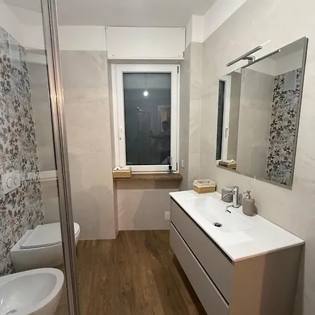 Nuovissimo Trilocale Nel Centro Di Vincent Saint-Vincent